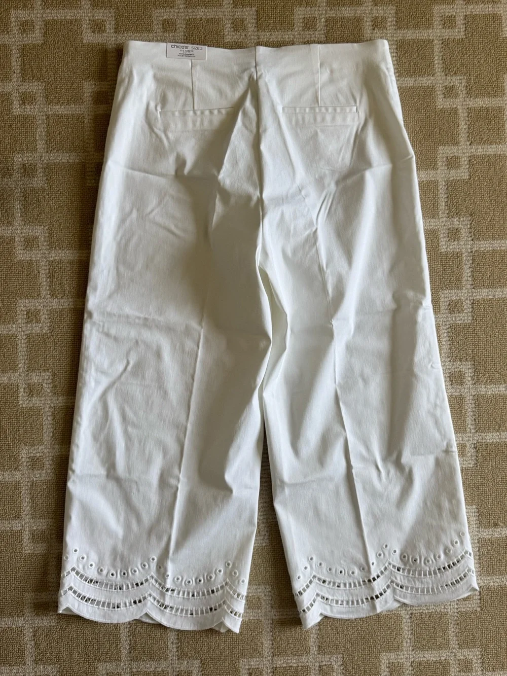 Chico’s So Slimming Juliet Wide Leg Eyelet Hem Culotte Pants White Size 2 (12)
